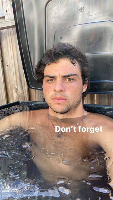 OMG, hes naked: Actor Noah Centineo